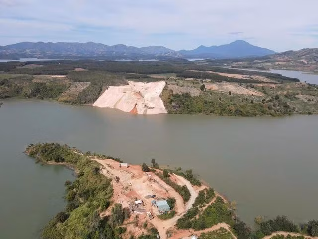 Kon Tum yêu cầu đẩy nhanh tiến độ thi công các dự án trọng điểm, đảm bảo hoàn thành đúng thời hạn