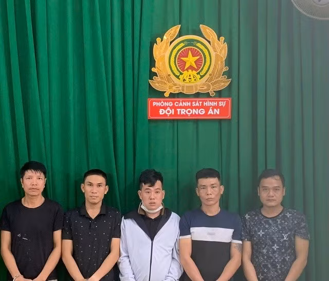 Các nghi can bị bắt trong đường dây