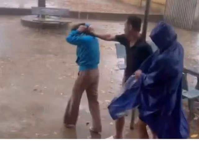 Ông Hà Văn Thúy hành hung nữ giáo viên ngay tại trường học