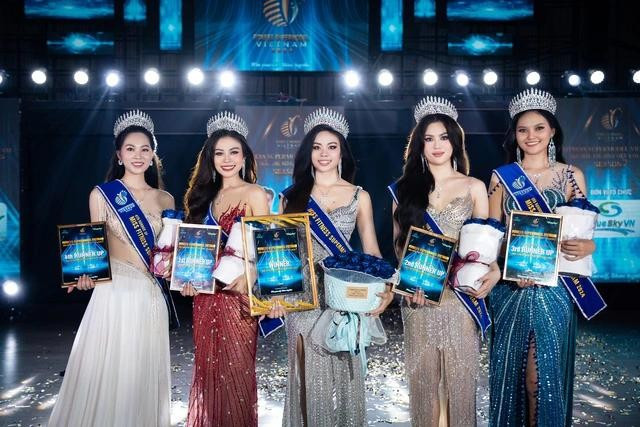 Phi Khanh rạng rỡ chụp ảnh cùng dàn á quân nữ của cuộc thi Phi Khanh rạng rỡ chụp ảnh cùng dàn á quân nữ của cuộc thi