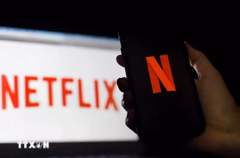 Biểu tượng Netflix trên màn hình điện thoại tại Arlington, Virginia, Mỹ. (Ảnh: AFP/TTXVN)