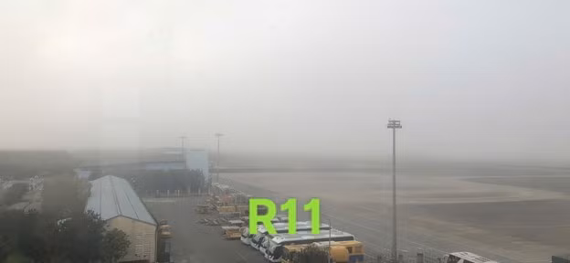 Hình ảnh sương mù dày đặc tại sân bay Đồng Hới sáng sớm ngày 13-3-2025. Ảnh: VATM