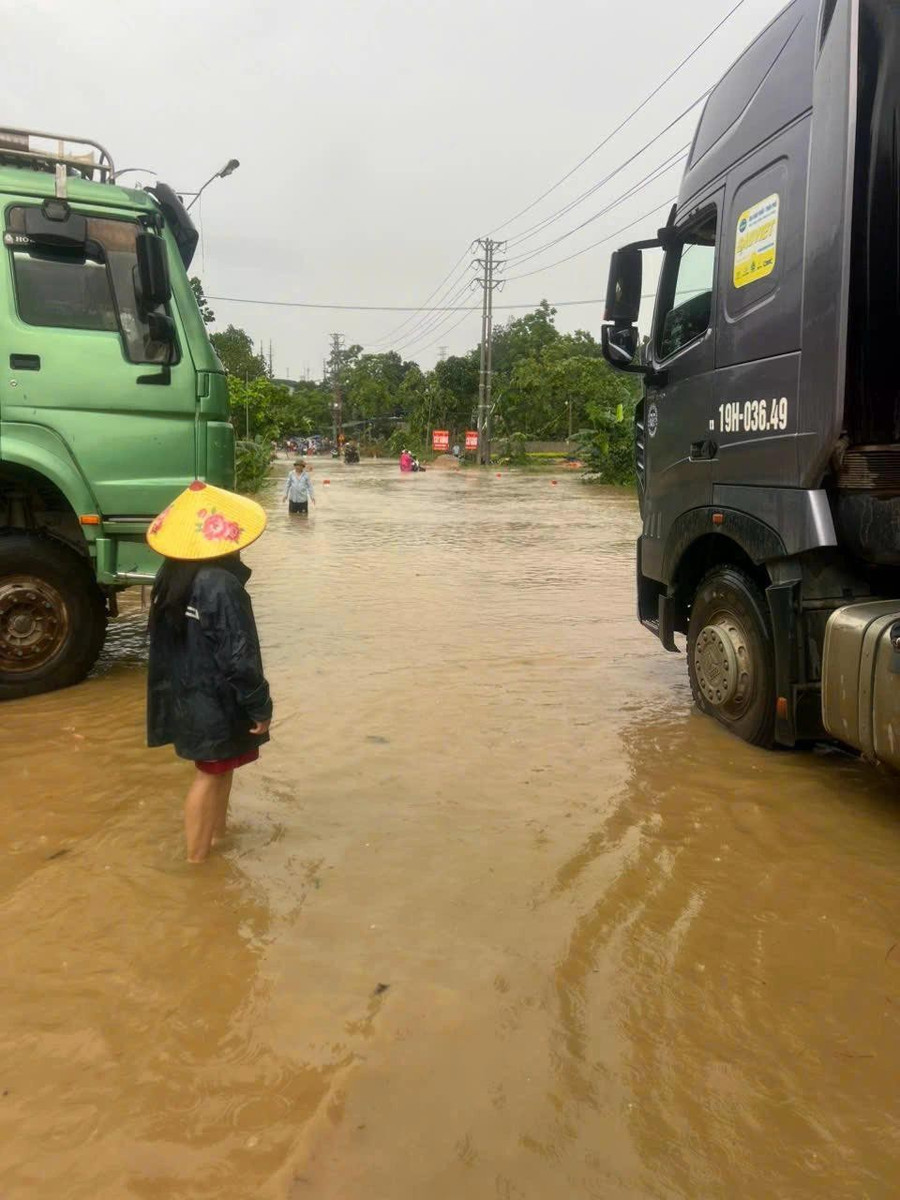 Mưa lớn gây ngập lụt, chia cắt đường giao thông Tuyên Quang - Hà Giang ảnh 1 Mưa lớn gây ngập lụt, chia cắt đường giao thông Tuyên Quang - Hà Giang ảnh 1