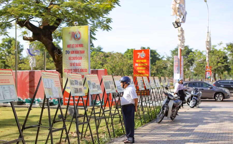 Triển lãm kéo dài tới hết ngày 17/5. Ảnh: Trương Định
