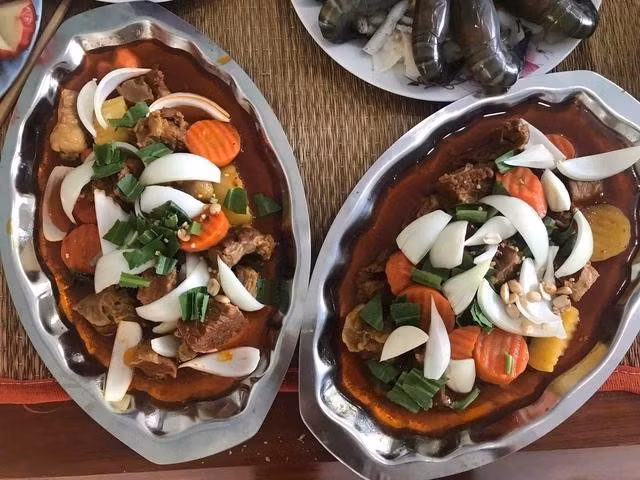 Các món thường có trong đám giỗ bên cồn của nhà Thảo