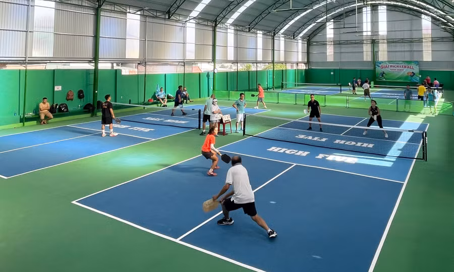 cum-san-pickleball-high-five-voi-4-mat-san-dang-tro-thanh-mot-trong-nhung-san-lon-nhat-tai-tp-pleiku-anh-van-ngoc-8137.jpg