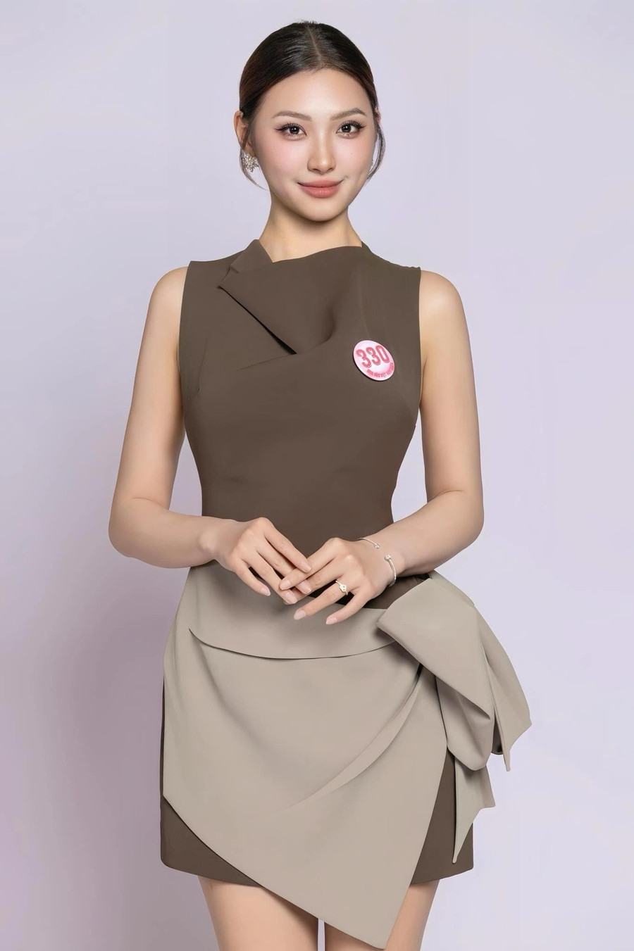 Nguyễn Thu Thảo sở hữu chiều cao 1,78 m, số đo ba vòng 89-64-92cm. Người đẹp cho biết sau vòng thi nhân trắc học ở sơ khảo phía bắc, số đo của cô không thay đổi nhiều. Cô được ban giám khảo khen có nụ cười đẹp với má lúm, hình thể cân đối