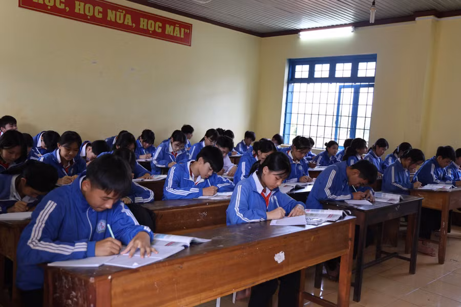 Chỉ tiêu tuyển sinh vào lớp 10 của các trường THPT công lập và các trường dân tộc nội trú là 8.390 học sinh, trong đó bao gồm 420 học sinh lớp 10 các trường dân tộc nội trú