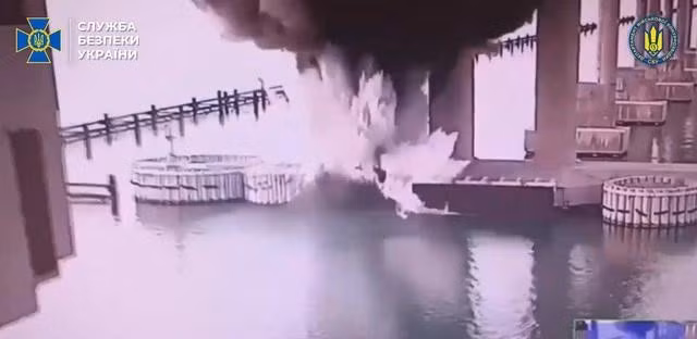 Vụ nổ tại cầu Crimea ngày 3.6 trong video do Ukraine công bố