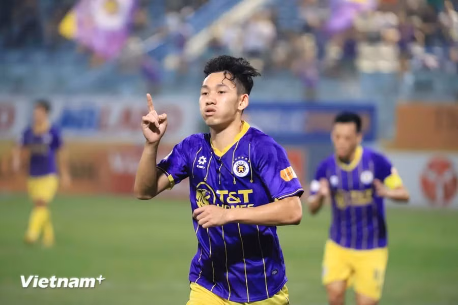 Tiền vệ Hai Long ghi bàn thắng duy nhất giúp Hà Nội FC giành chiến thắng trước Bình Dương ở vòng 8 V-League. (Ảnh: Việt Anh/Vietnam+)