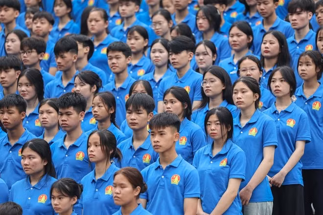 Các em học sinh tại sự kiện