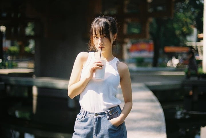 "Út Lan: Oán linh giữ" cũng là tác phẩm điện ảnh đầu tay của Phương Thanh. "Út Lan: Oán linh giữ" cũng là tác phẩm điện ảnh đầu tay của Phương Thanh.