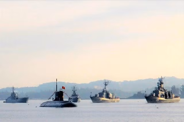 Nằm trong đội hình tàu chiến đấu