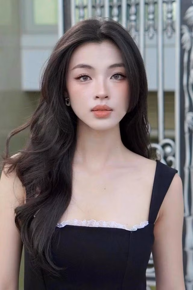 Người đẹp 9X tạm dừng việc học để theo đuổi đam mê nghệ thuật