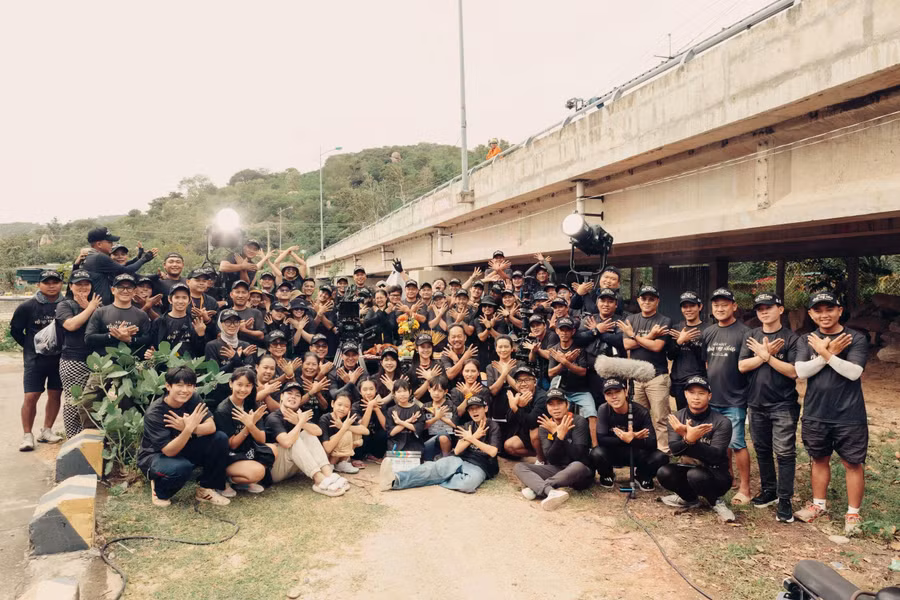 Lật mặt 8 chính thức bấm máy, hé lộ bối cảnh ngày đầu ở Ninh Thuận