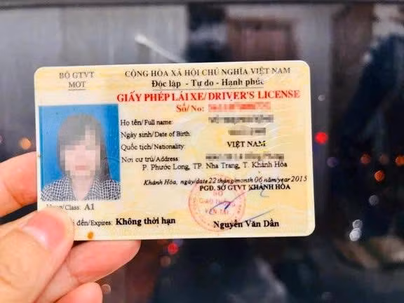 Người có giấy phép lái xe còn thời hạn sử dụng mà bị mất, được đề nghị cấp lại giấy phép lái xe