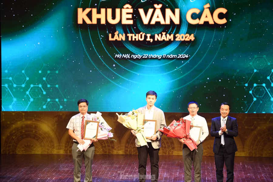 Giải thưởng Khuê Văn Các lần thứ I năm 2024 với sự đồng hành của Quỹ hỗ trợ Tài năng trẻ Việt Nam.