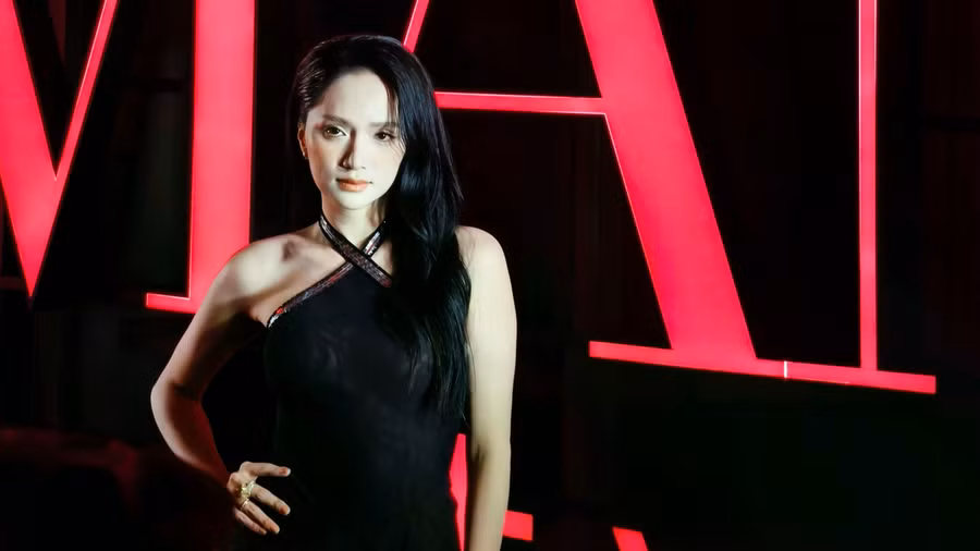 Hoa hậu Hương Giang cũng diện "bộ cánh" quyến rũ để tham dự sự kiện. Ảnh: M.H