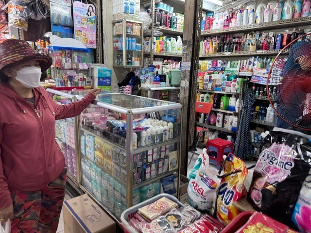 Mỹ phẩm bán tại chợ Nguyễn Tri Phương, quận 10, TP HCM Mỹ phẩm bán tại chợ Nguyễn Tri Phương, quận 10, TP HCM