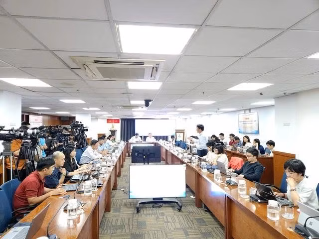 Buổi họp báo tình hình kinh tế - xã hội TP.HCM định kỳ