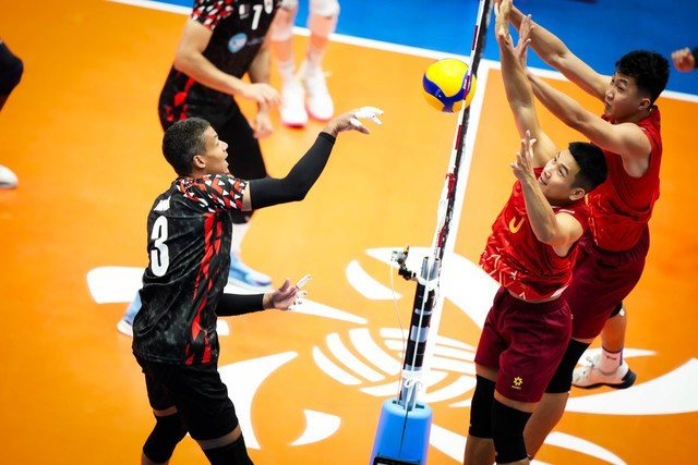 Hàng chắn Sport Center làm việc vất vả nhưng vẫn thua trắng 3 ván Hàng chắn Sport Center làm việc vất vả nhưng vẫn thua trắng 3 ván