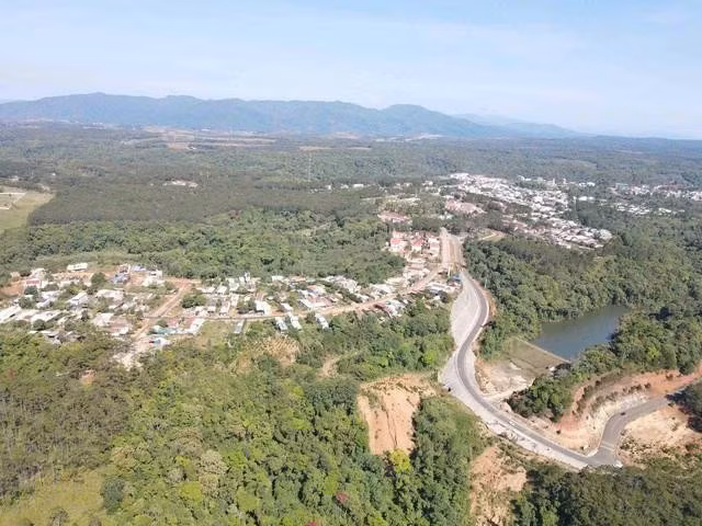 Măng Đen là một thị trấn nhỏ còn khá hoang sơ của H.Kon Plông (Kon Tum)