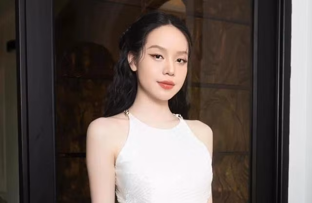 Thanh Thủy sinh năm 2002, quê Đà Nẵng. Cô đăng quang Hoa hậu Việt Nam 2022