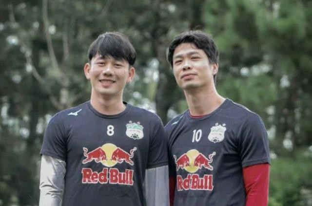 Minh Vương và Công Phượng từng cùng là trụ cột của HAGL Minh Vương và Công Phượng từng cùng là trụ cột của HAGL
