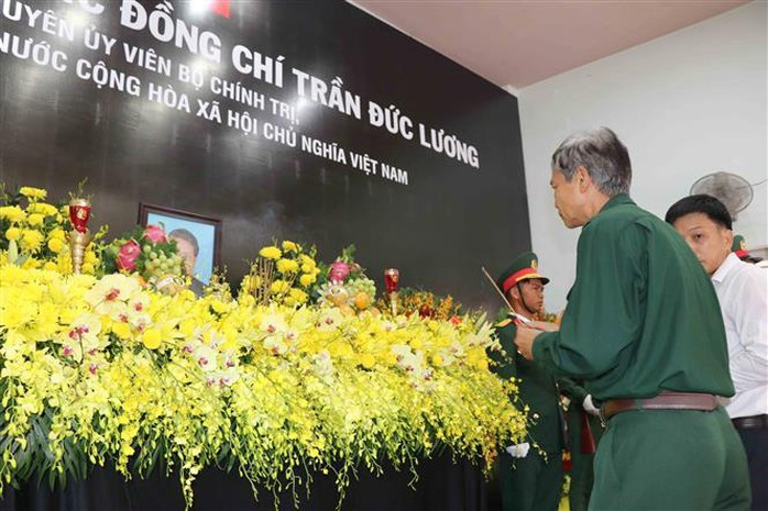 Đoàn các Cựu chiến binh viếng nguyên Chủ tịch nước Trần Đức Lương Đoàn các Cựu chiến binh viếng nguyên Chủ tịch nước Trần Đức Lương