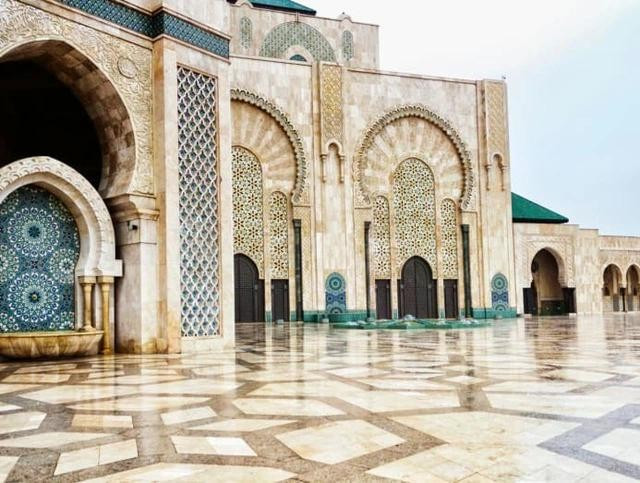 Nghĩ đến Morocco và Marrakech có lẽ là nơi đầu tiên xuất hiện trong tâm trí. Nhưng hãy khám phá Casablanca - địa danh quá nổi tiếng và lý tưởng cho chuyến du lịch Morocco cao cấp