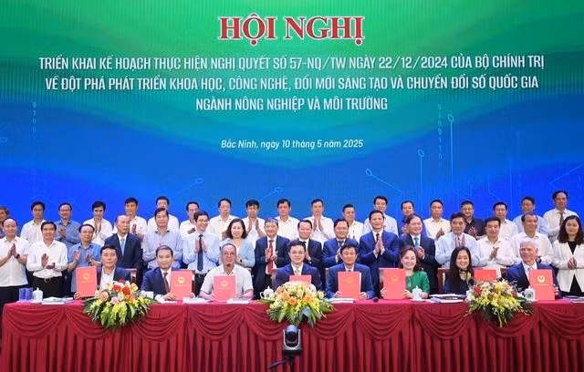 Các doanh nghiệp, tập đoàn ký cam kết triển khai các hoạt động nghiên cứu khoa học, công nghệ cùng Bộ Nông nghiệp và Môi trường