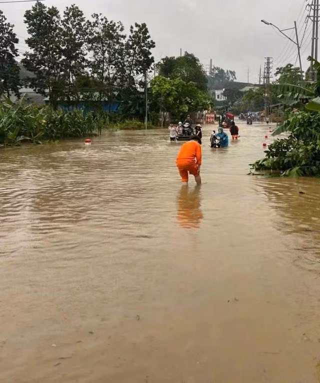 QL2 có đoạn ngập sâu hơn 1 m