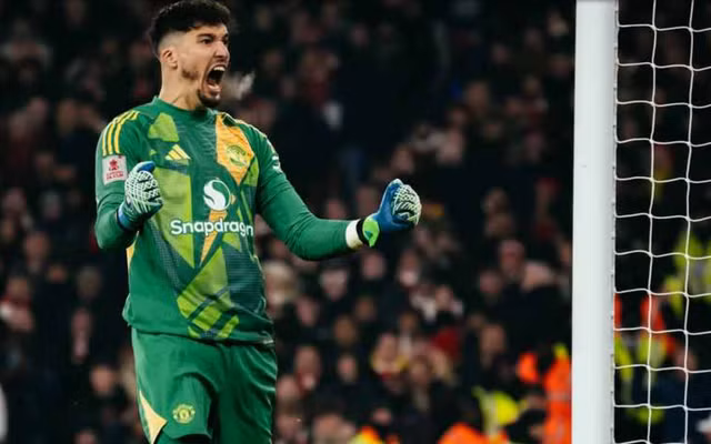 Altay Bayindir sắm vai người hùng khi cản phá cú sút luân lưu của Kai Havertz