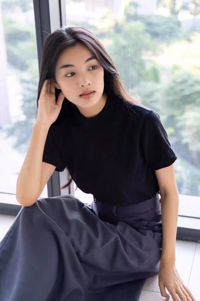 Trước Tiệm ăn của quỷ, Lan Thy từng gây ấn tượng bởi vẻ đẹp ngọt ngào, được ví là "nàng thơ"