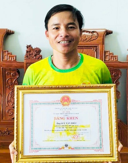 Thầy giáo Lưu Văn Thúc là một trong 20 người hiến máu tiêu biểu toàn tỉnh. Ảnh: Đ.Y thay-giao-luu-van-thuc-la-mot-trong-20-nguoi-hien-mau-tieu-bieu-toan-tinh-anh-dinh-yen-1724.jpg