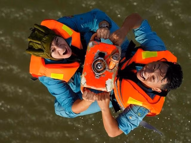 Chiến sĩ Trung đoàn 917 hoàn thành nhiệm vụ cứu nạn đường không