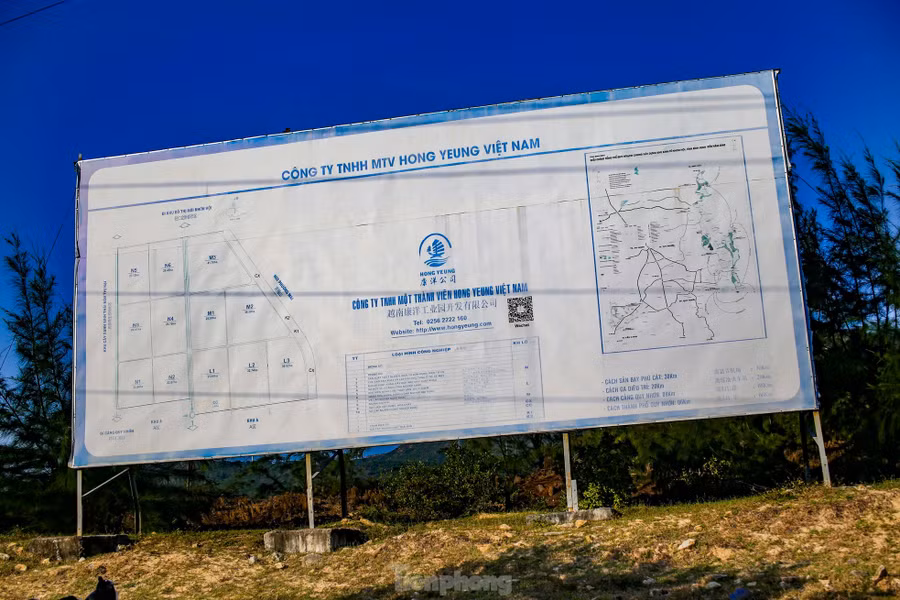 Bảng thông tin công ty và vùng triển khai dự án. Ảnh: Trương Định.