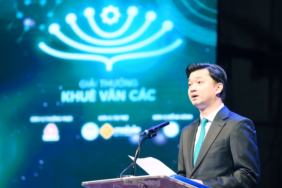 Anh Nguyễn Minh Triết - Bí thư T.Ư Đoàn, Chủ tịch T.Ư Hội SVVN phát biểu tại chương trình.