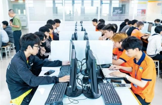 Nhu cầu ngành công nghệ thông tin luôn lớn nên các trường cũng dành nhiều chỉ tiêu để tuyển sinh Nhu cầu ngành công nghệ thông tin luôn lớn nên các trường cũng dành nhiều chỉ tiêu để tuyển sinh