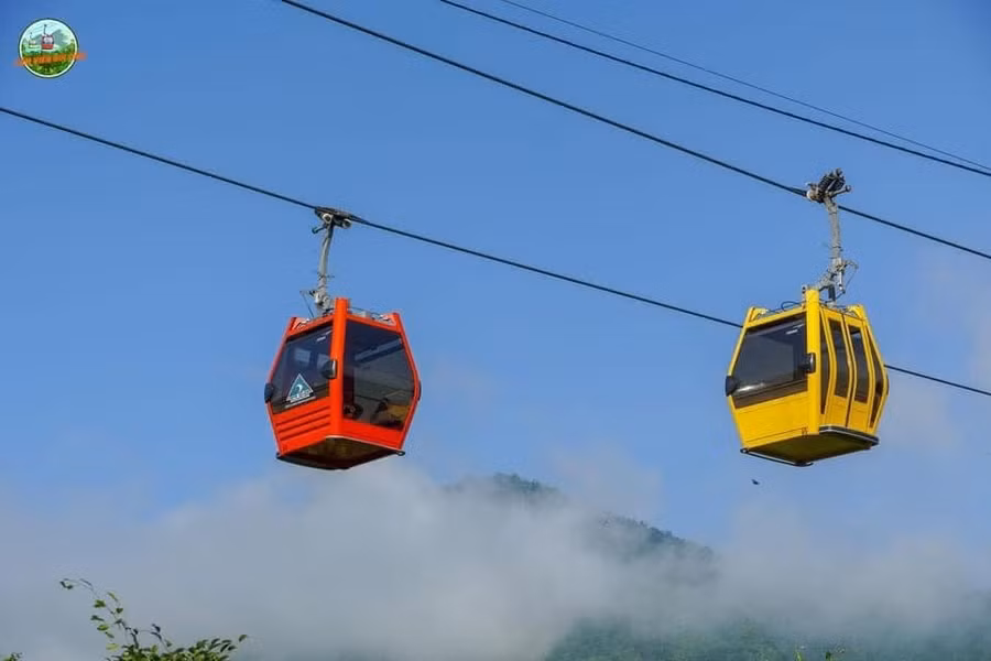 Cáp treo núi Cấm giúp con đường chinh phục "nóc nhà miền Tây" trở nên dễ dàng hơn