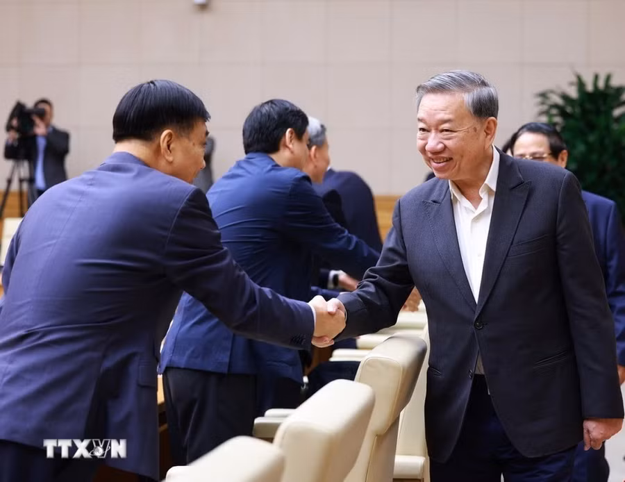 Tổng Bí thư Tô Lâm làm việc với Tiểu ban Kinh tế - Xã hội Đại hội XIV của Đảng. Ảnh: TTXVN.