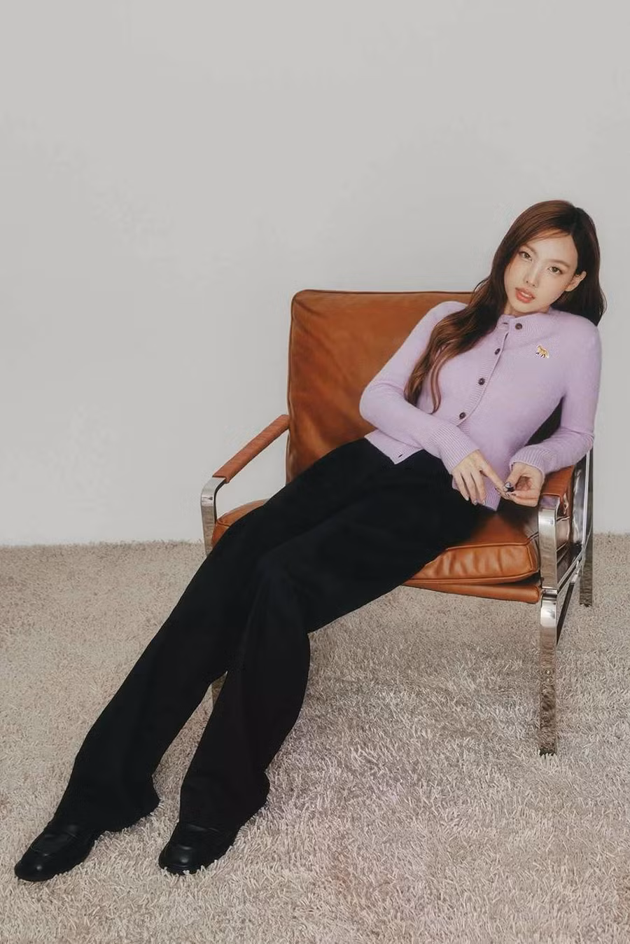 Nhiều người hâm mộ yêu thích phong cách của Nayeon vì nó rất dễ để học hỏi và áp dụng vào cuộc sống hằng ngày