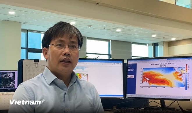 Phó Giáo sư - Tiến sỹ Mai Văn Khiêm, Giám đốc Trung tâm Dự báo Khí tượng Thủy văn Quốc gia. Phó Giáo sư - Tiến sỹ Mai Văn Khiêm, Giám đốc Trung tâm Dự báo Khí tượng Thủy văn Quốc gia.
