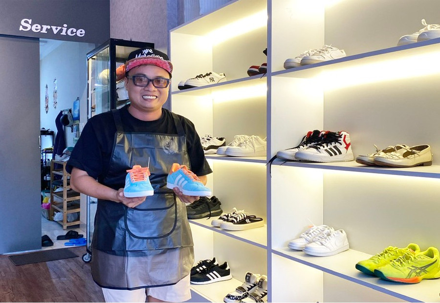 Theo anh Trần Kim Trung-Chủ Sneaker Pleiku Spa, những đôi giày thể thao được bảo dưỡng đúng cách sẽ tăng độ bền, phát huy tối đa công năng cho người sử dụng. Ảnh: S.C theo-quan-diem-cua-anh-tran-kim-trung-nhung-doi-giay-the-thao-duoc-bao-duong-dung-cach-se-tang-do-ben-phat-huy-toi-da-cong-nang-cho-nguoi-su-dung.jpg