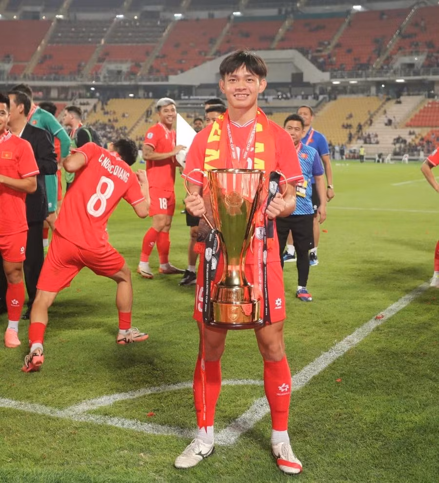 Tài năng trẻ Bùi Vĩ Hào đang là tiền đạo tạo được sự chú ý ở sân cỏ trong nước