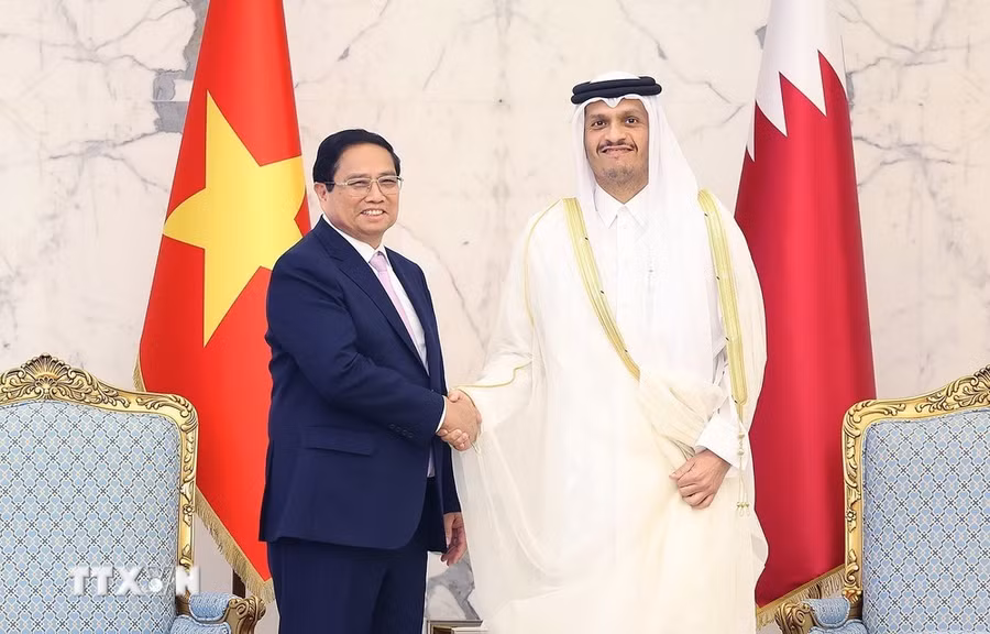 Thủ tướng Phạm Minh Chính hội đàm với Thủ tướng Nhà nước Qatar Sheikh Mohammed bin Abdulrahman bin Jasim Al-Thani. (Ảnh: Dương Giang/TTXVN)
