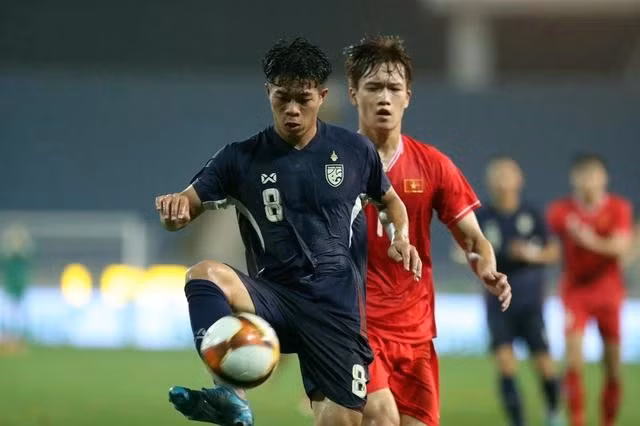 Có thêm Ekanit Panya, hàng công của đội tuyển Thái Lan sẽ rất mạnh. Bên cạnh là Suphachok Sarachat thi đấu rất tài hoa