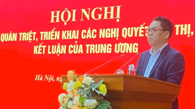 Phó trưởng Ban Tổ chức Trung ương Phan Thăng An phát biểu tại hội nghị. Ảnh: TTXVN