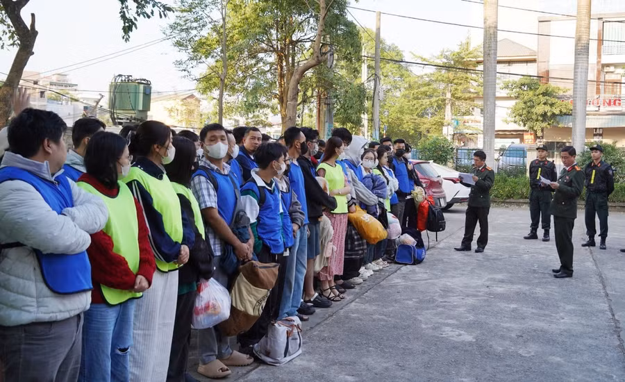 Gần 50 đối tượng có liên quan được triệu tập về Công an Thanh Hóa phục vụ công tác điều tra.