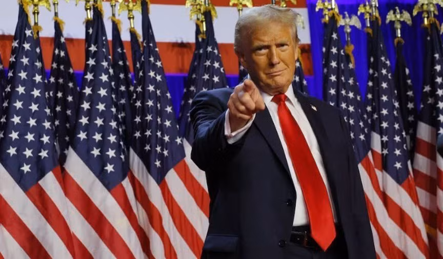 Ông Donald Trump phát biểu trước những người ủng hộ tại Trung tâm Hội nghị Palm Beach, bang Florida. Ảnh: REUTERS/TTXVN